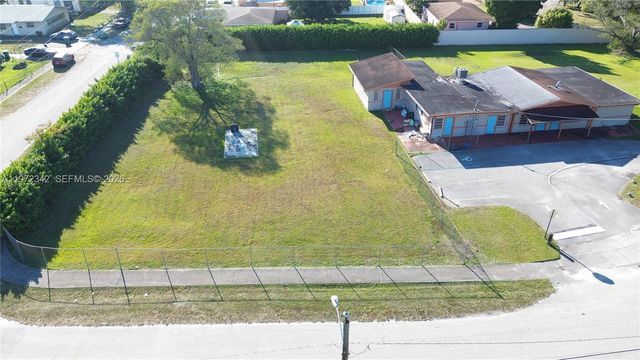 10450 NW 19th Ave, Miami, FL 33147