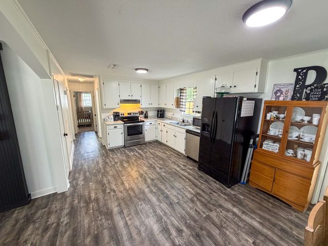 603 Carr Circle, Headland, AL 36345