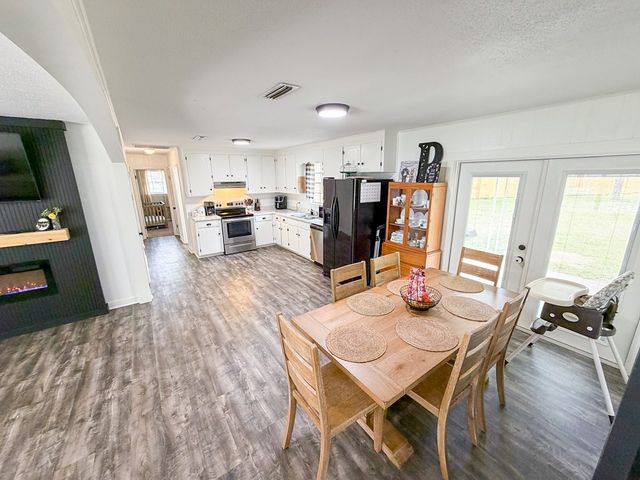 603 Carr Circle, Headland, AL 36345