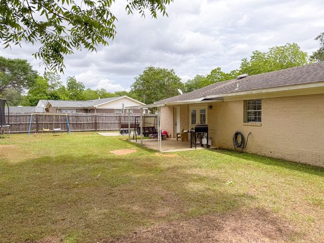 603 Carr Circle, Headland, AL 36345
