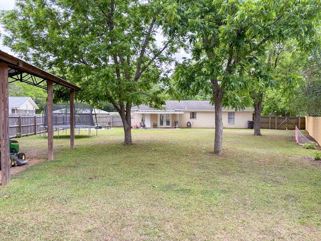 603 Carr Circle, Headland, AL 36345