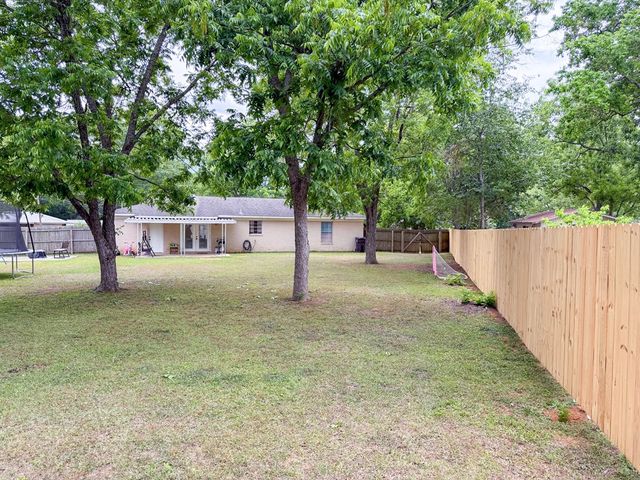 603 Carr Circle, Headland, AL 36345