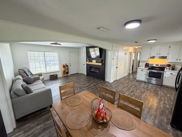 603 Carr Circle, Headland, AL 36345