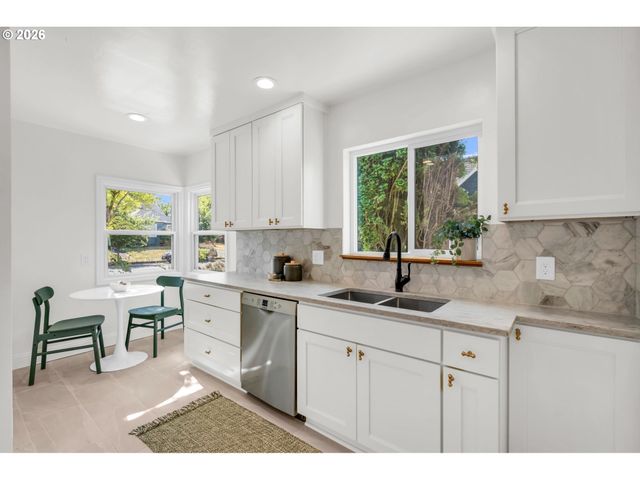1801 Ne 65TH Ave, Portland, OR 97213