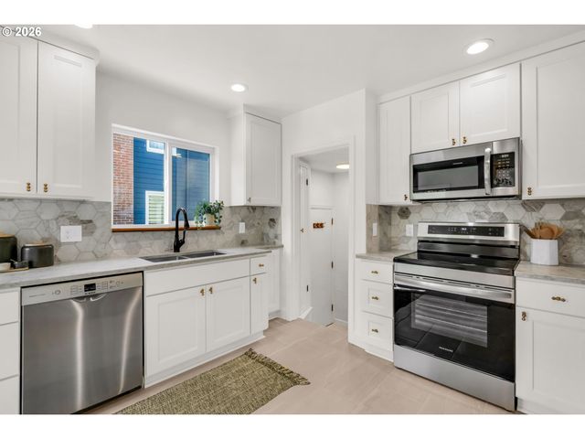 1801 Ne 65TH Ave, Portland, OR 97213