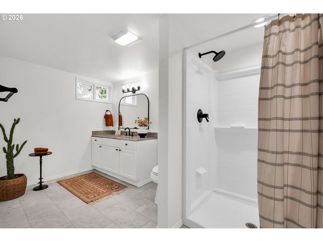 1801 Ne 65TH Ave, Portland, OR 97213