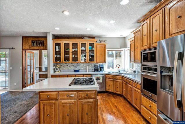 1689 Cinnamon Hill Dr SE, Salem, OR 97306