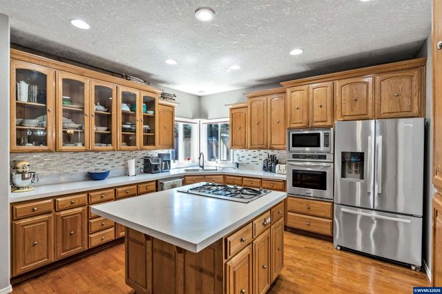 1689 Cinnamon Hill Dr SE, Salem, OR 97306