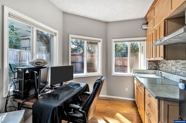 1689 Cinnamon Hill Dr SE, Salem, OR 97306