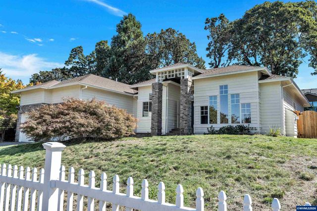 1689 Cinnamon Hill Dr SE, Salem, OR 97306