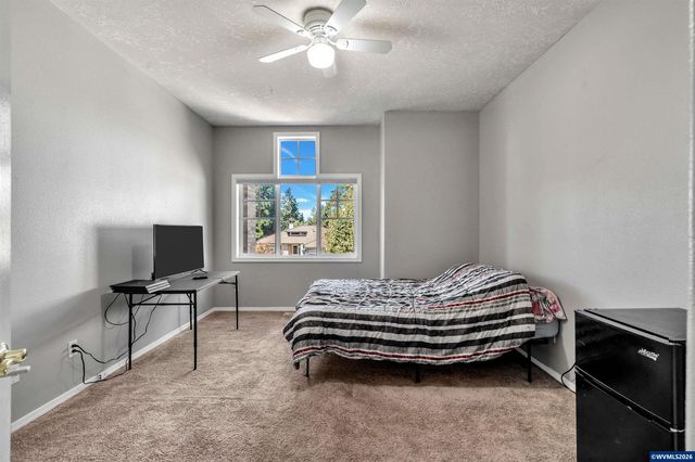 1689 Cinnamon Hill Dr SE, Salem, OR 97306