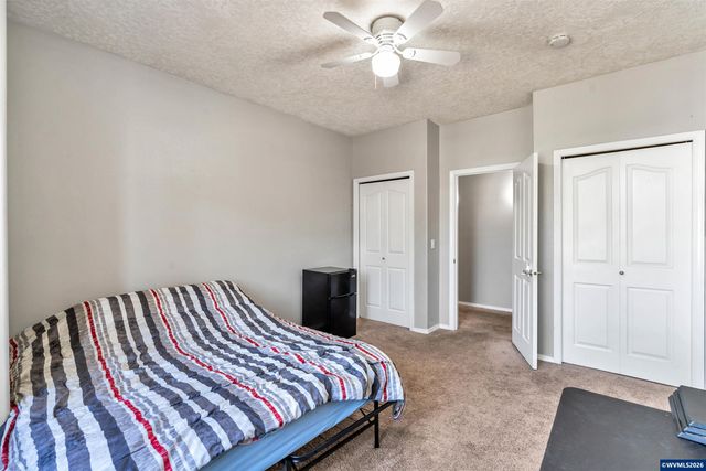 1689 Cinnamon Hill Dr SE, Salem, OR 97306
