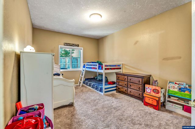1689 Cinnamon Hill Dr SE, Salem, OR 97306