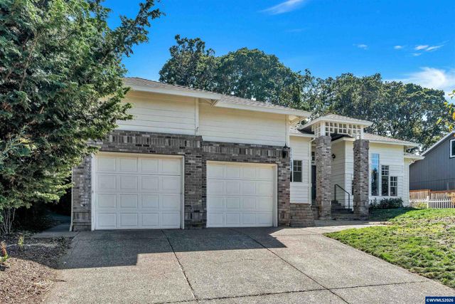 1689 Cinnamon Hill Dr SE, Salem, OR 97306