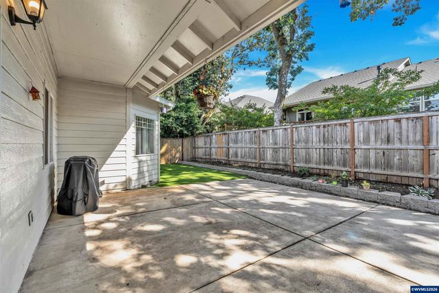 1689 Cinnamon Hill Dr SE, Salem, OR 97306