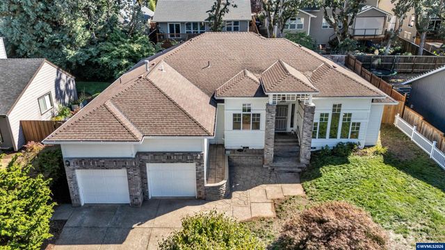 1689 Cinnamon Hill Dr SE, Salem, OR 97306