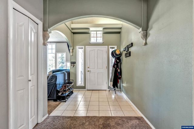 1689 Cinnamon Hill Dr SE, Salem, OR 97306