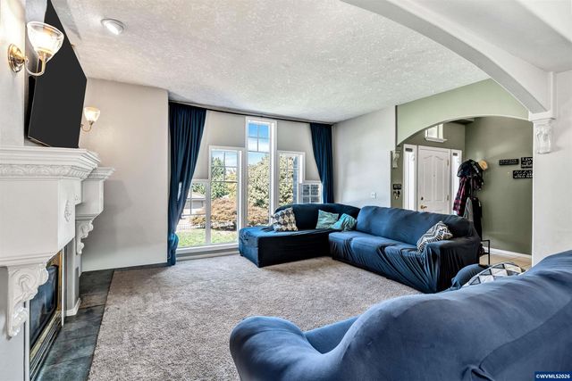 1689 Cinnamon Hill Dr SE, Salem, OR 97306