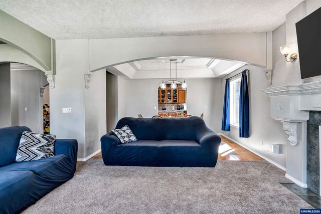 1689 Cinnamon Hill Dr SE, Salem, OR 97306