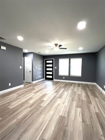 3206 Roberts Street, Greenville, TX 75401