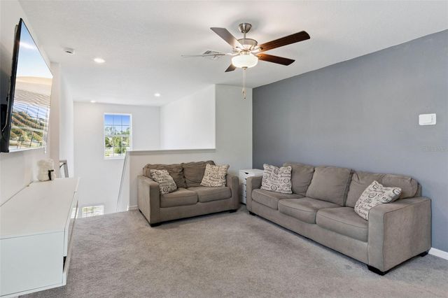 2087 OLD PASTURE LN, Lakeland, FL 33801