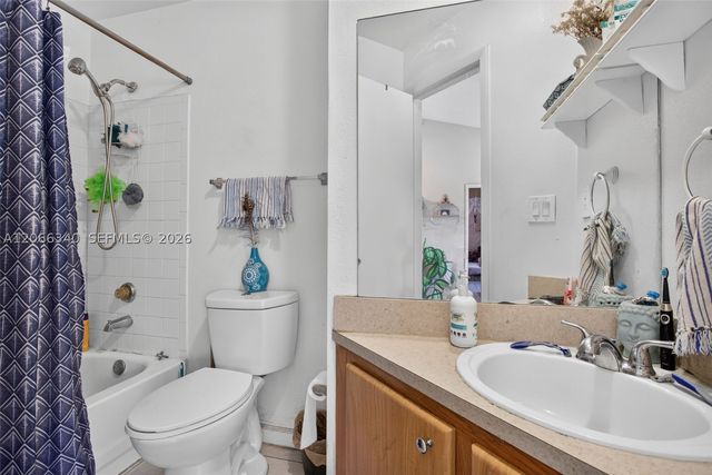 2445 SW 18th Ter 807, Fort Lauderdale, FL 33315