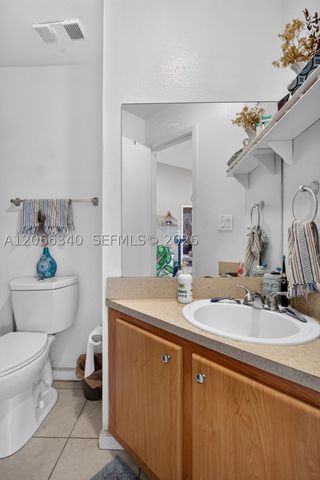 2445 SW 18th Ter 807, Fort Lauderdale, FL 33315