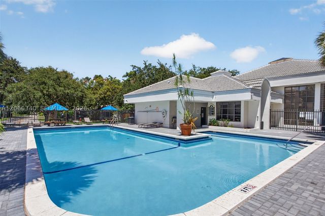 2445 SW 18th Ter 807, Fort Lauderdale, FL 33315