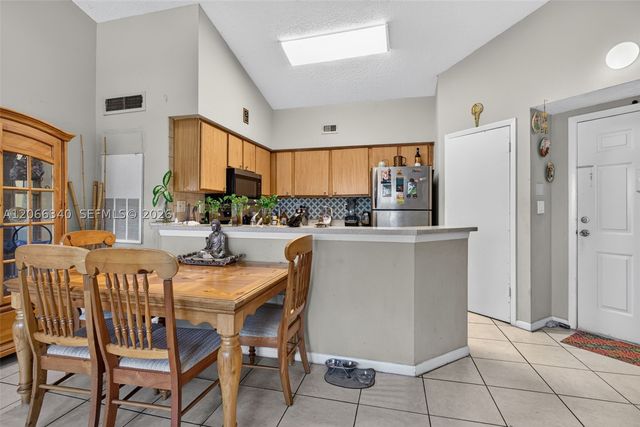2445 SW 18th Ter 807, Fort Lauderdale, FL 33315