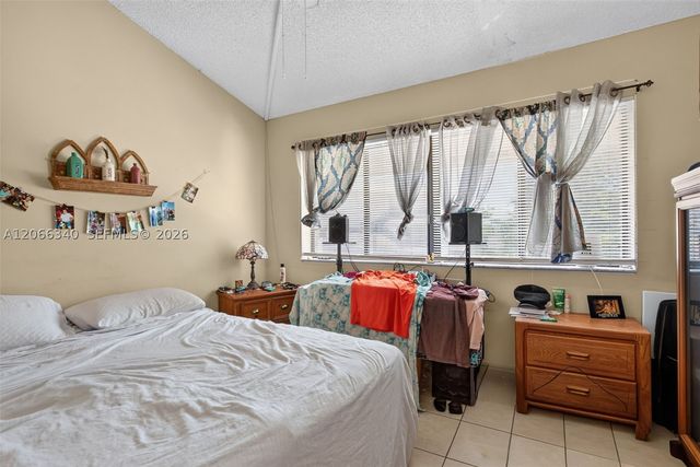2445 SW 18th Ter 807, Fort Lauderdale, FL 33315