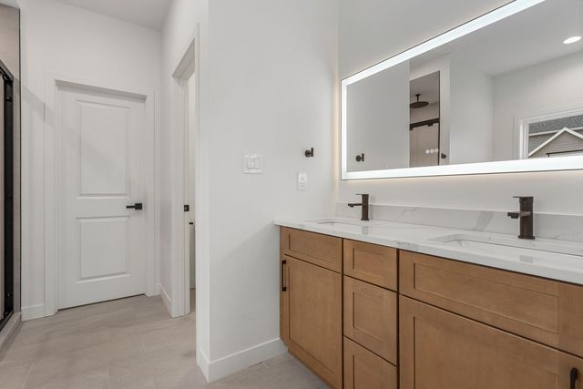 702 N Beacon Hill Circle, Urbana, IL 61802