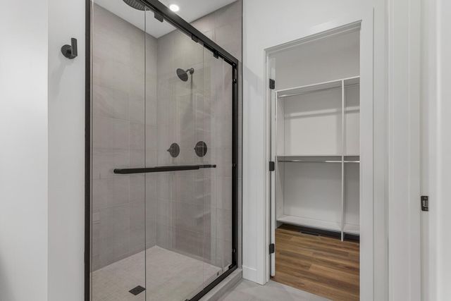 702 N Beacon Hill Circle, Urbana, IL 61802