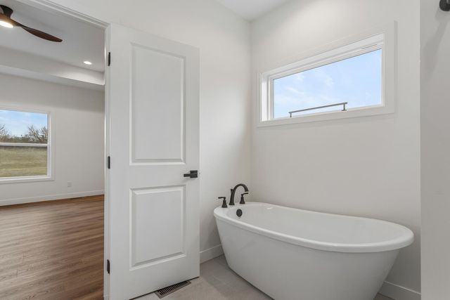 702 N Beacon Hill Circle, Urbana, IL 61802