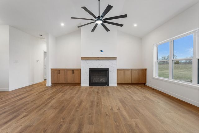 702 N Beacon Hill Circle, Urbana, IL 61802