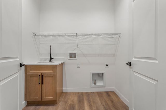 702 N Beacon Hill Circle, Urbana, IL 61802