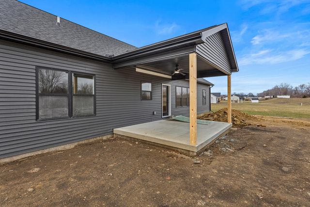 702 N Beacon Hill Circle, Urbana, IL 61802