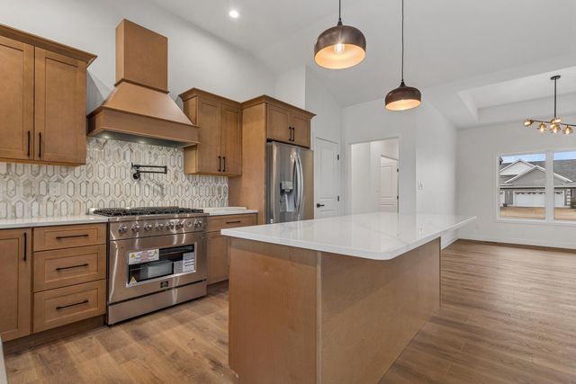 702 N Beacon Hill Circle, Urbana, IL 61802