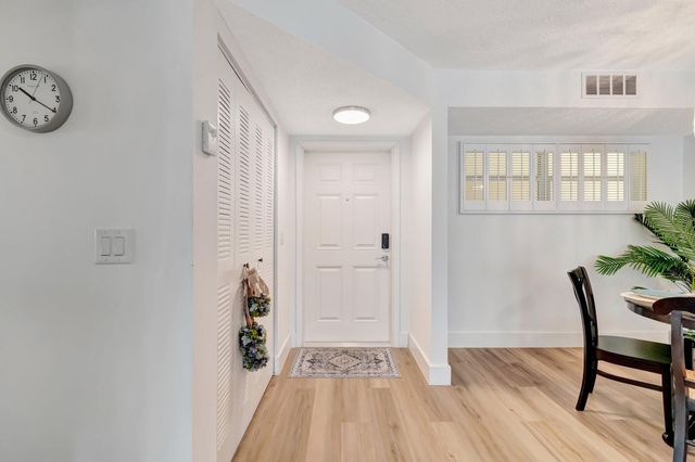 17 Colonial Club Drive 204, Boynton Beach, FL 33435