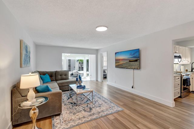 17 Colonial Club Drive 204, Boynton Beach, FL 33435