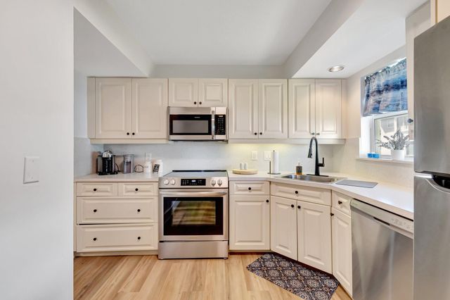 17 Colonial Club Drive 204, Boynton Beach, FL 33435