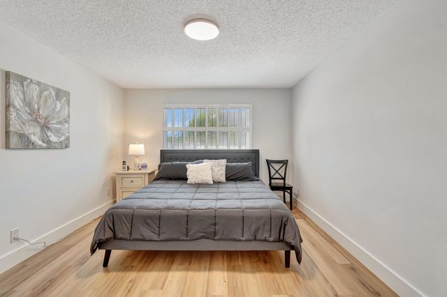 17 Colonial Club Drive 204, Boynton Beach, FL 33435