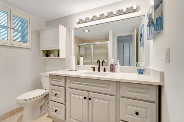 17 Colonial Club Drive 204, Boynton Beach, FL 33435