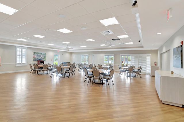 17 Colonial Club Drive 204, Boynton Beach, FL 33435