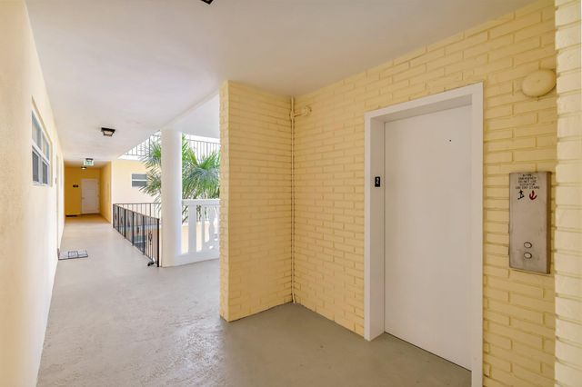 17 Colonial Club Drive 204, Boynton Beach, FL 33435