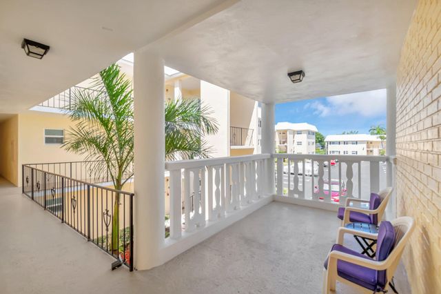 17 Colonial Club Drive 204, Boynton Beach, FL 33435