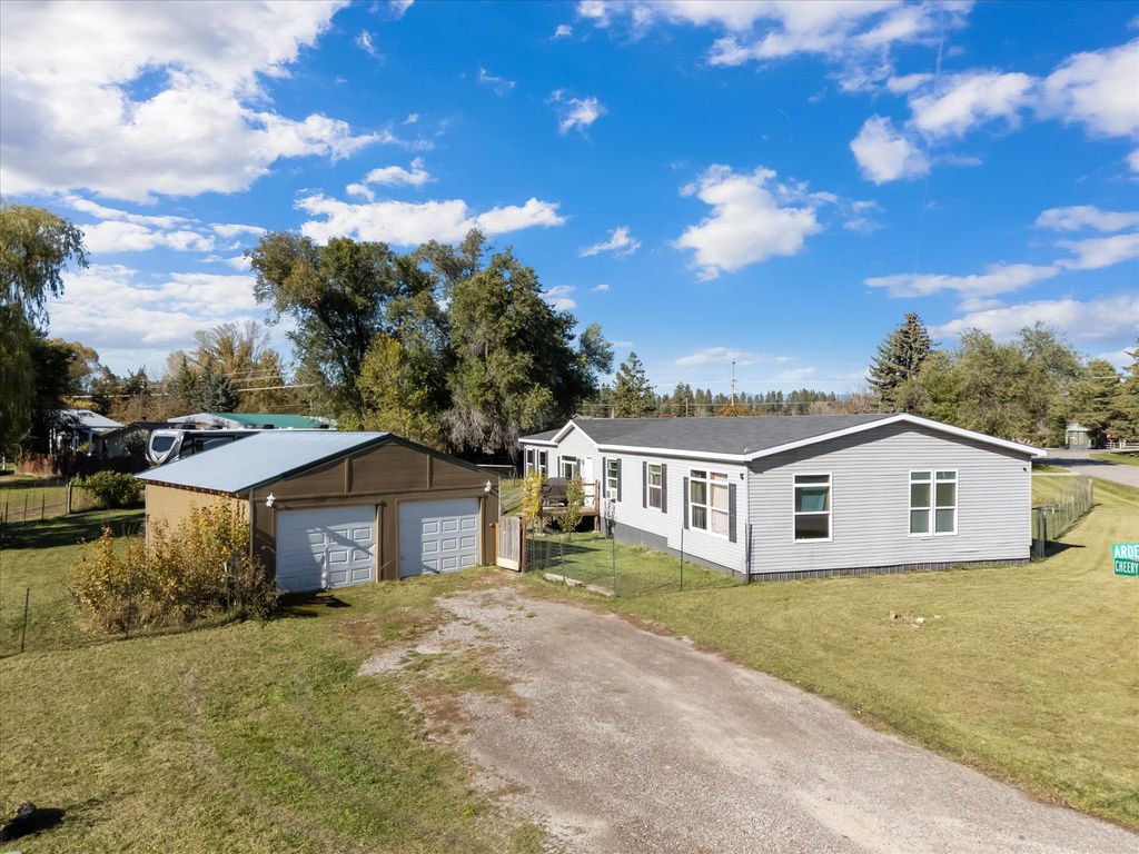 564 Cheery Lynn Road, Kalispell, MT 59901 photo 2
