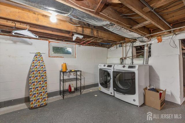 613 Maplewood Avenue, Roselle Park, NJ 07204