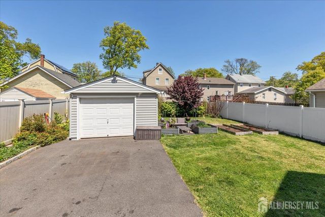 613 Maplewood Avenue, Roselle Park, NJ 07204