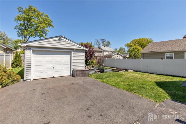 613 Maplewood Avenue, Roselle Park, NJ 07204