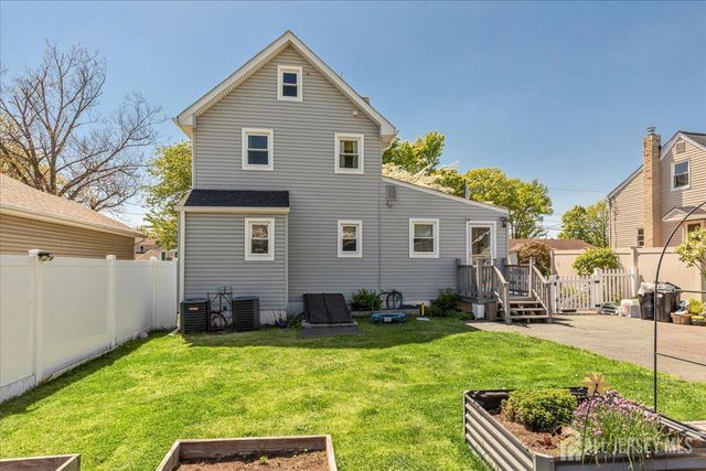 613 Maplewood Avenue, Roselle Park, NJ 07204